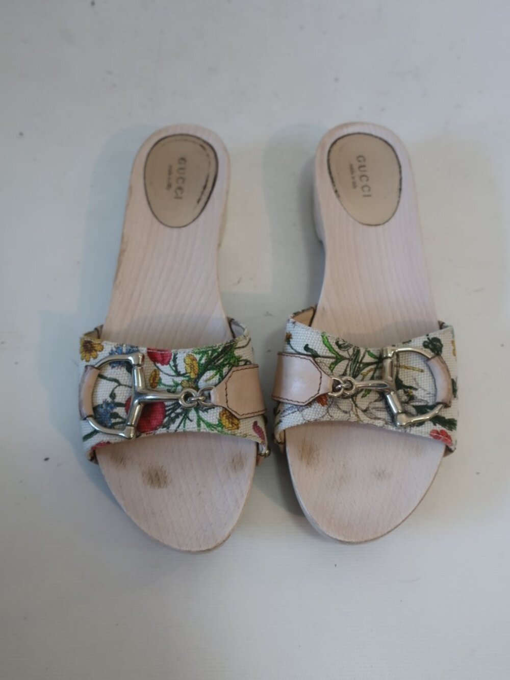 Women Gucci Beige Floral Canvas Horsebit Sandals W/Wooden Heels 7 - Picture 2 of 8